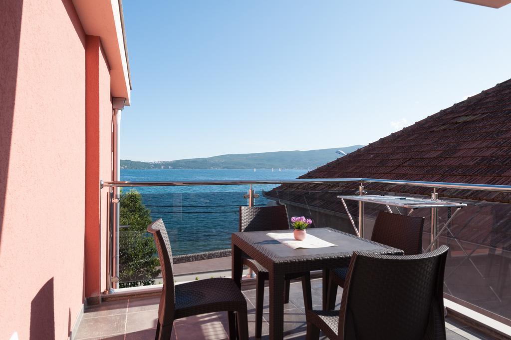 Apartments Delfin Tivat Exterior photo